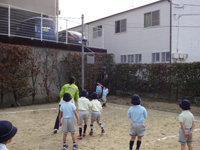 年中身体測定＆年長幼小交流（佐々木＆古村）