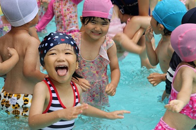 女の子幼稚園 すっぽんぽん プール特集～♪と思いきや告知!?(中島) | 学校法人 白水学園