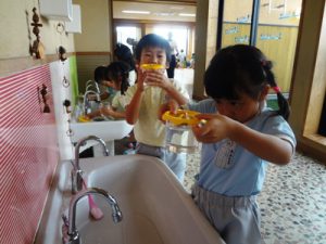 部屋の中でも元気いっぱい!(渡邉)