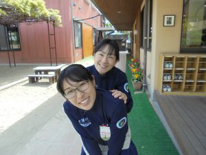 元気いっぱいくすっ子&山科先生・末松先生紹介♪(畑中)
