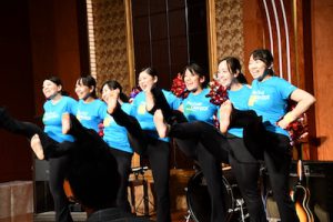 出会いと別れ(もみの木 西)