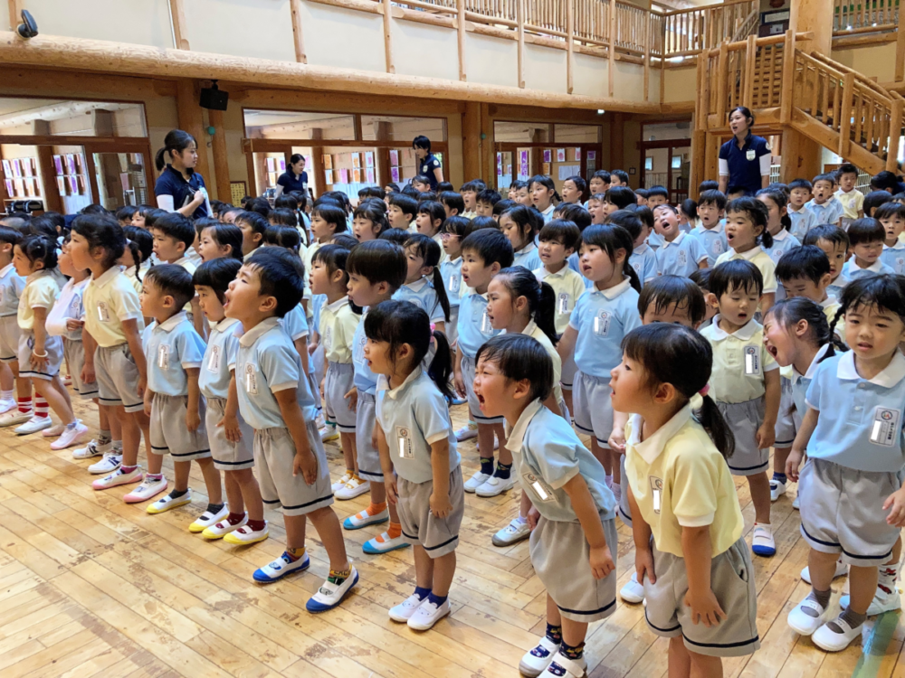 雨でも楽しい幼稚園&puppy cafeの誕生会(宮原・森川)