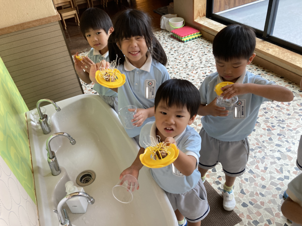 お店屋さんオープンに向けて準備中！（西村　優花）