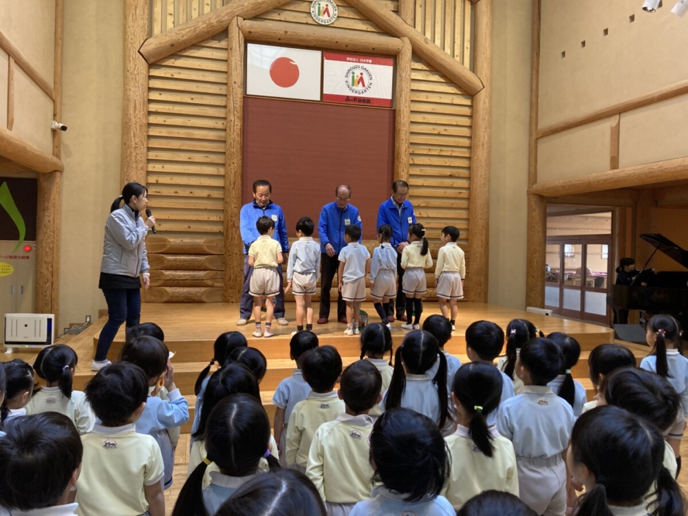 年長最後の保育＆小学卒業おめでとう（西村　優花・見矢）