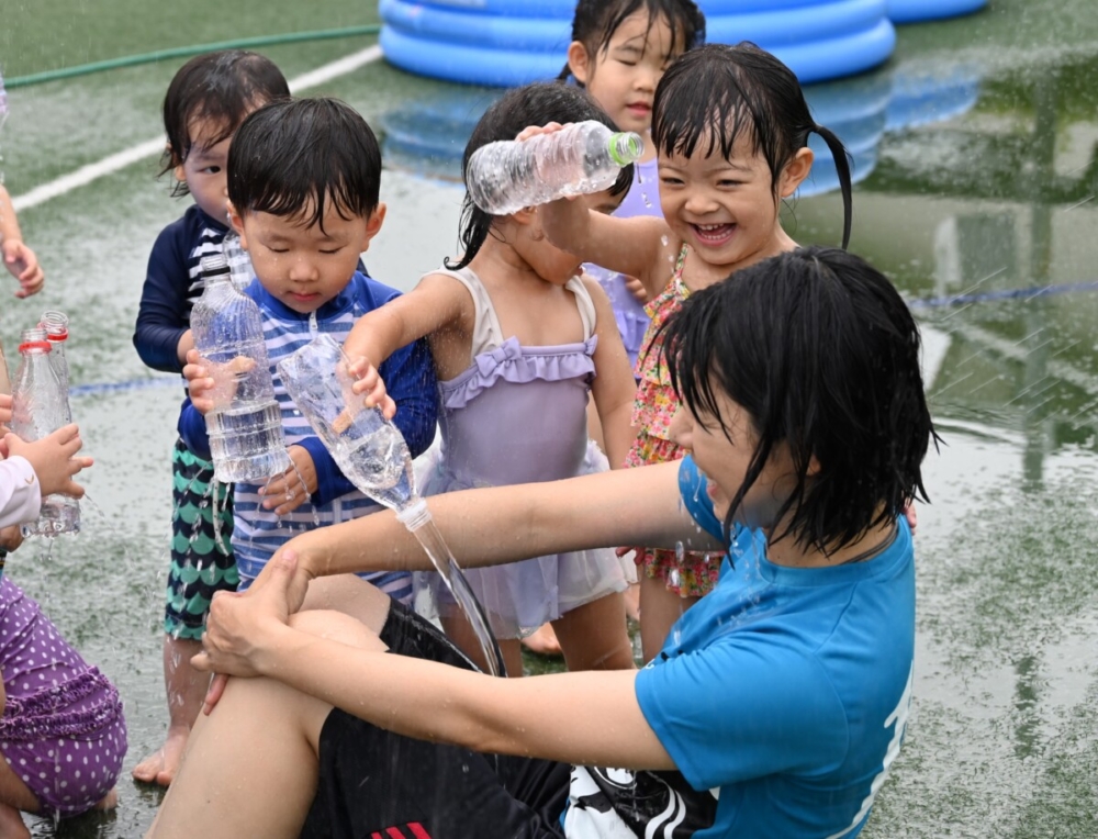 森の木:水遊び&第一回レスリング大会(黒木)