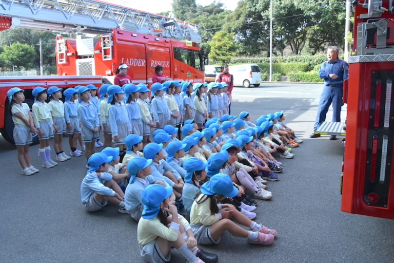 年長消防署見学・発表会練習（小川）
