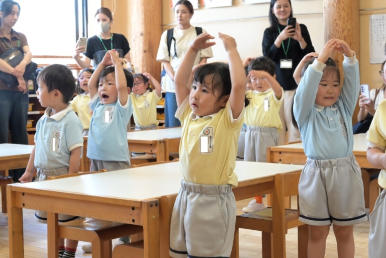 年少保育参観＆二歳、一歳給食試食会・視察研修（江口・見矢）